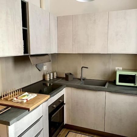 Appartamento Con Terrazzo Sui Tetti Milanesi Bagian luar foto