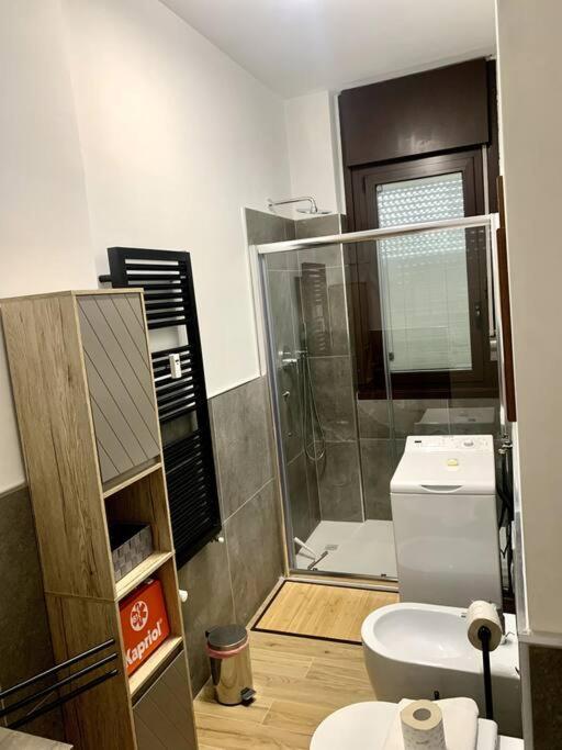 Appartamento Con Terrazzo Sui Tetti Milanesi Bagian luar foto