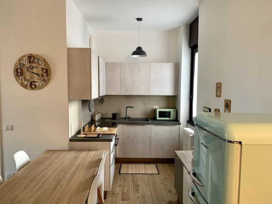 Appartamento Con Terrazzo Sui Tetti Milanesi Bagian luar foto